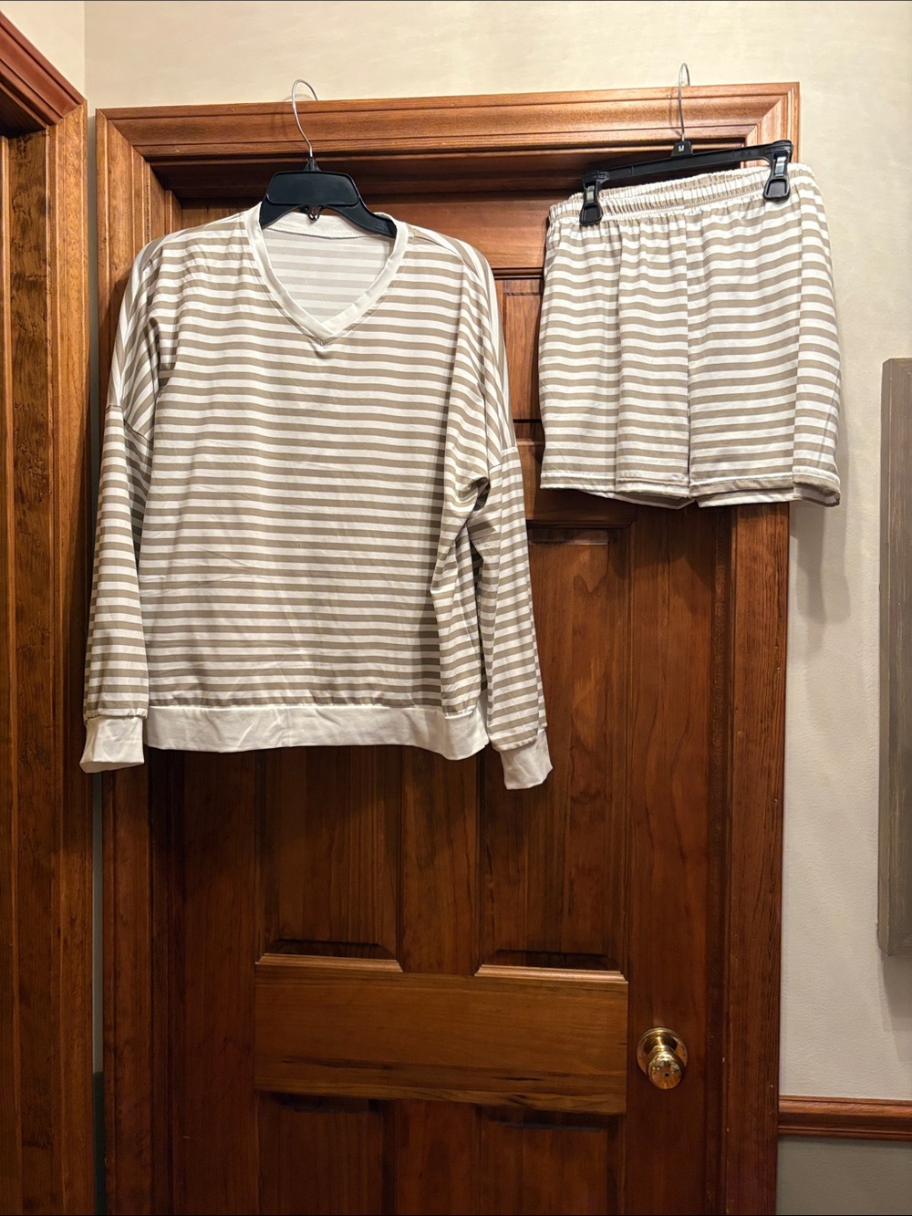 Women’s size large lounge set. Brown and cream stripes worn 1 time